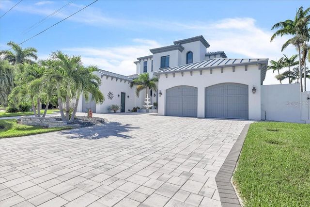 1918 SE 40TH STREET, Cape Coral, FL 33904