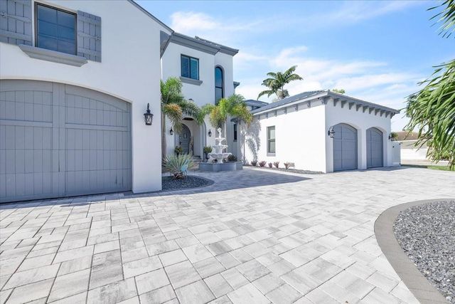 1918 SE 40TH STREET, Cape Coral, FL 33904