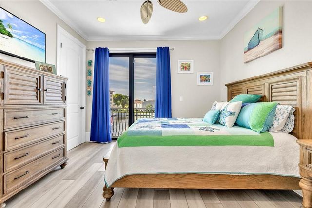 1918 SE 40TH STREET, Cape Coral, FL 33904