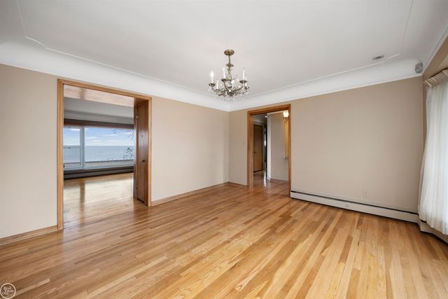 33806 Jefferson Avenue, Saint Clair Shores, MI 48082