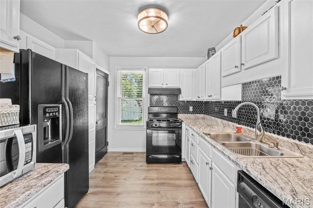 215 4th Avenue, Edwardsville, IL 62025