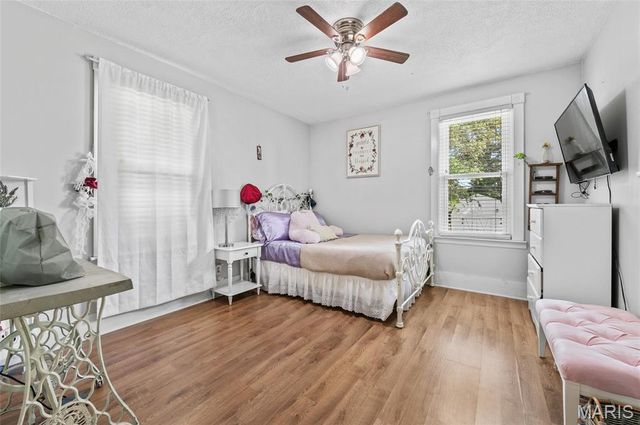 215 4th Avenue, Edwardsville, IL 62025