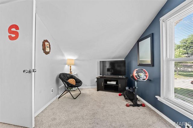 215 4th Avenue, Edwardsville, IL 62025