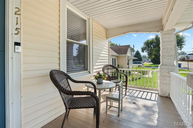 215 4th Avenue, Edwardsville, IL 62025