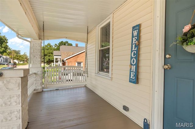 215 4th Avenue, Edwardsville, IL 62025