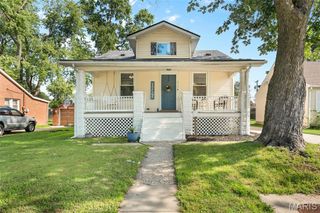 215 4th Avenue, Edwardsville, IL 62025