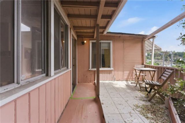 3901 De Longpre Avenue, Los Angeles, CA 90027