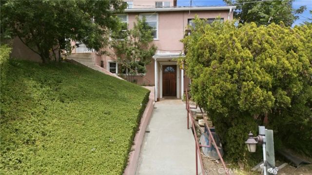 3901 De Longpre Avenue, Los Angeles, CA 90027