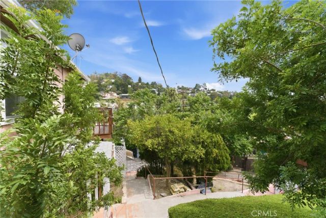 3901 De Longpre Avenue, Los Angeles, CA 90027