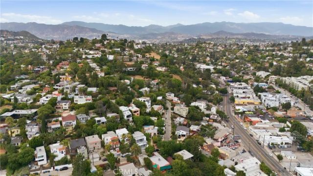 3901 De Longpre Avenue, Los Angeles, CA 90027