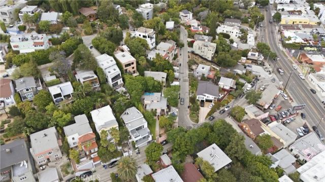 3901 De Longpre Avenue, Los Angeles, CA 90027