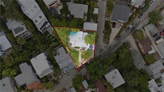 3901 De Longpre Avenue, Los Angeles, CA 90027