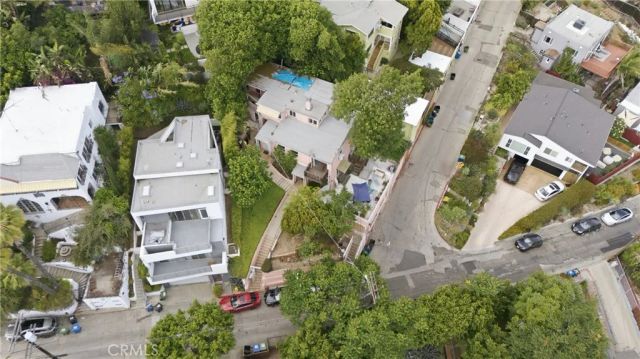 3901 De Longpre Avenue, Los Angeles, CA 90027