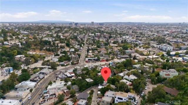 3901 De Longpre Avenue, Los Angeles, CA 90027