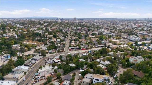 3901 De Longpre Avenue, Los Angeles, CA 90027