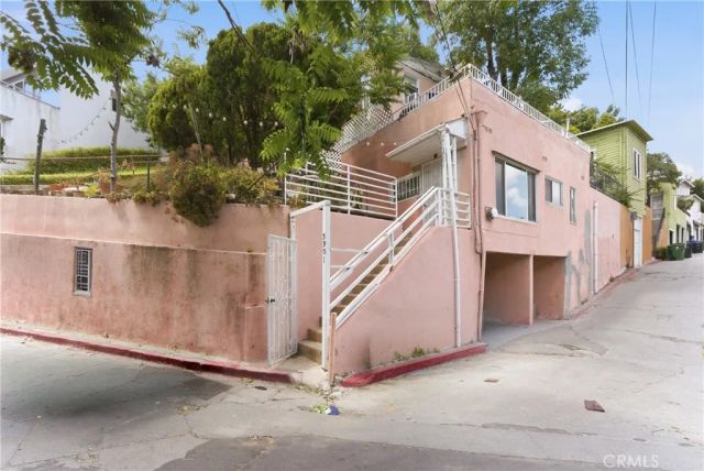 3901 De Longpre Avenue, Los Angeles, CA 90027