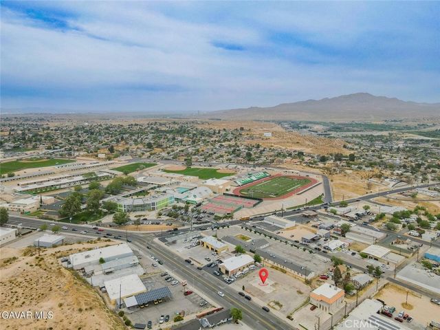 16650 Mojave Dr, Victorville, CA 92395