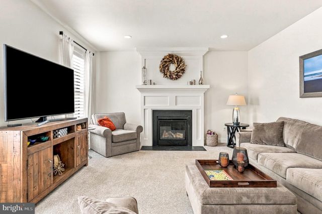 2884 FAGLEYSVILLE RD, Gilbertsville, PA 19525