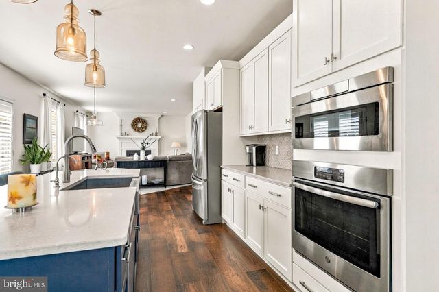 2884 FAGLEYSVILLE RD, Gilbertsville, PA 19525