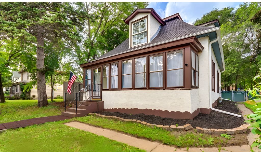 767 Robert Street S, Saint Paul, MN 55107