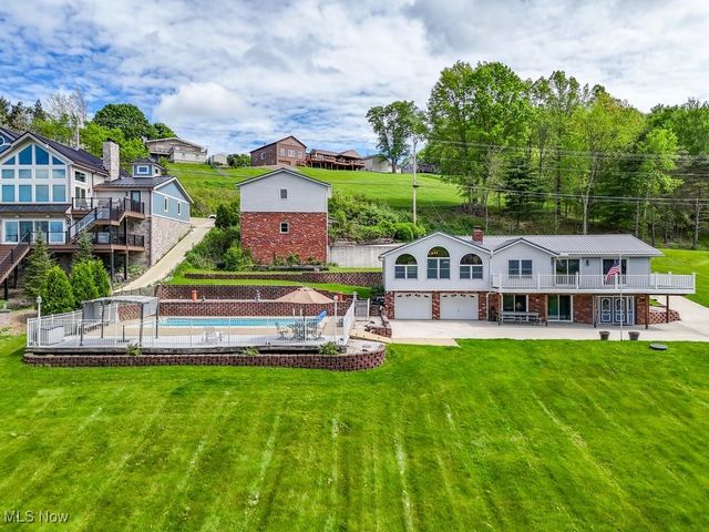 382 E Mohawk Drive, Malvern, OH 44644