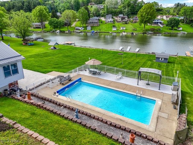 382 E Mohawk Drive, Malvern, OH 44644