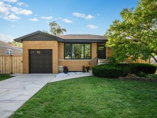 10800 S Kostner Avenue, Oak Lawn, IL 60453