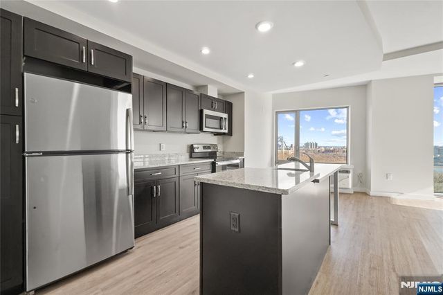 69 Main Street 1511, Fort Lee, NJ 07024