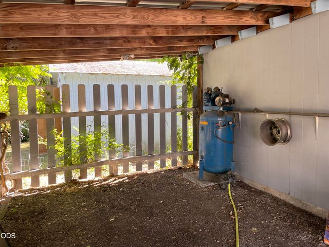 2640 Birdseye Creek Road, Gold Hill, OR 97525