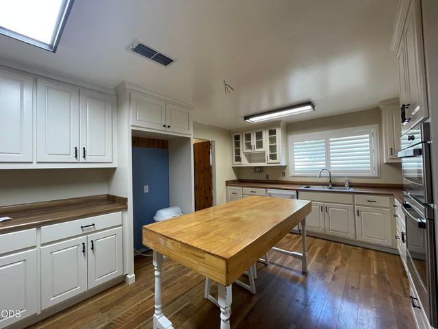 2640 Birdseye Creek Road, Gold Hill, OR 97525