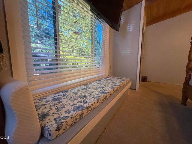 2640 Birdseye Creek Road, Gold Hill, OR 97525