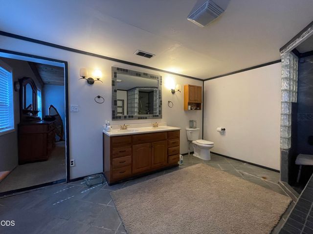 2640 Birdseye Creek Road, Gold Hill, OR 97525