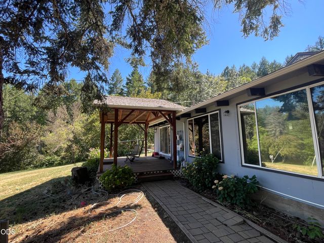 2640 Birdseye Creek Road, Gold Hill, OR 97525