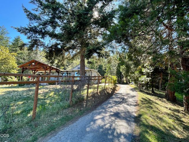 2640 Birdseye Creek Road, Gold Hill, OR 97525