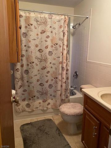 3715 Birchwood Ct, North Brunswick Twp., NJ 08902