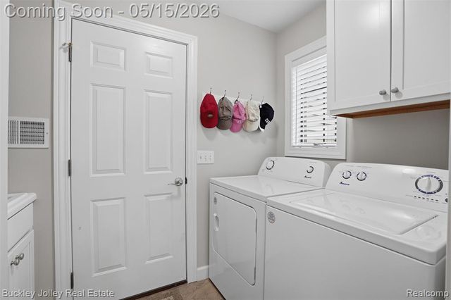 6369 Pasture Lane, Brighton, MI 48116