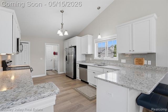 6369 Pasture Lane, Brighton, MI 48116