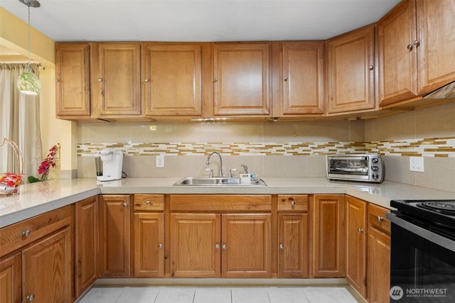 30621 8th Place S, Federal Way, WA 98003