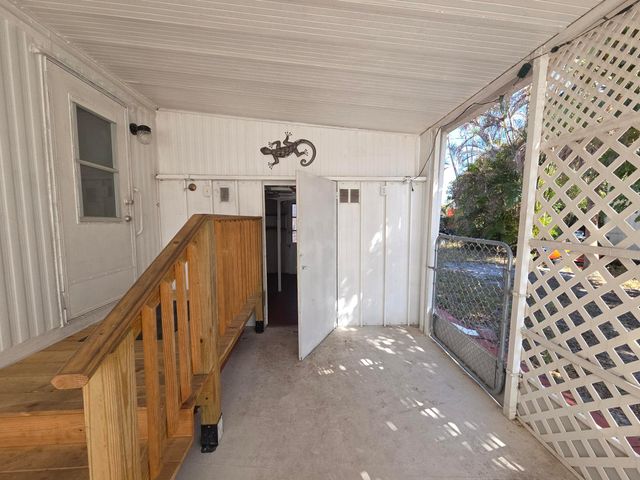 8121 SE Skylark Avenue, Hobe Sound, FL 33455