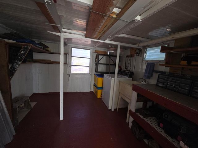 8121 SE Skylark Avenue, Hobe Sound, FL 33455