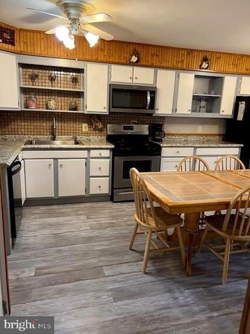 228 FENIMORE DR, Williamstown, NJ 08094