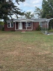419315 E 1090 Road, Checotah, OK 74426