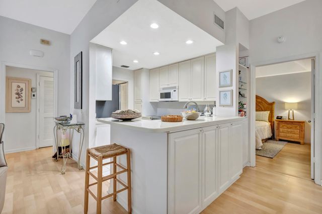 411 NE Plantation Road 522, Stuart, FL 34996