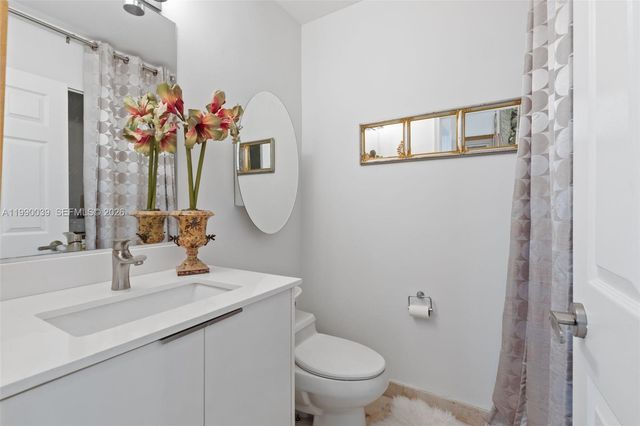 3530 Mystic Pointe Dr 114, Aventura, FL 33180