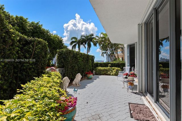 3530 Mystic Pointe Dr 114, Aventura, FL 33180