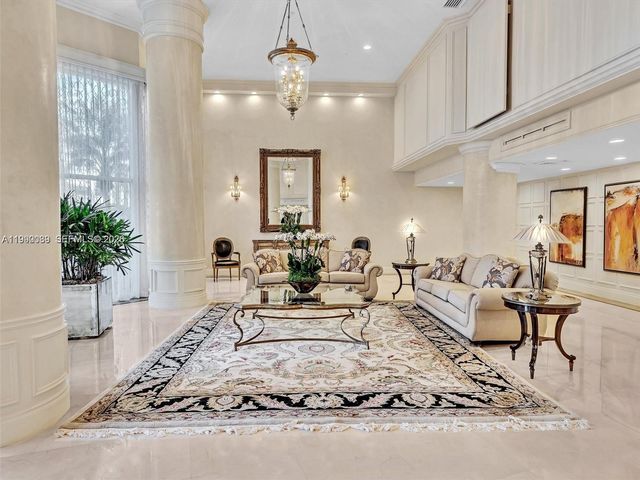 3530 Mystic Pointe Dr 114, Aventura, FL 33180