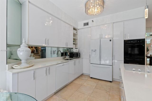 3530 Mystic Pointe Dr 114, Aventura, FL 33180