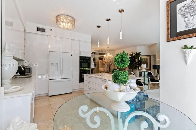 3530 Mystic Pointe Dr 114, Aventura, FL 33180