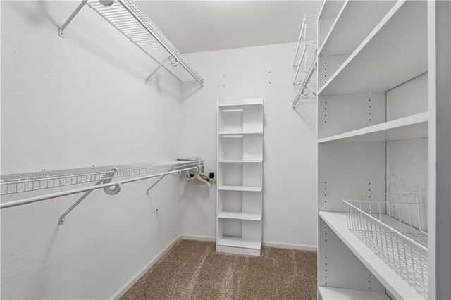 931 NE Devon Drive, Lee's Summit, MO 64064