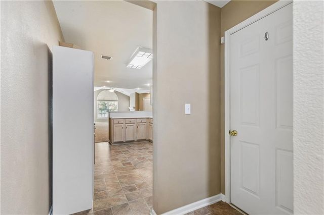 931 NE Devon Drive, Lee's Summit, MO 64064